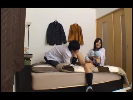 クラスメートとAV鑑賞していたら気分高まって流れで本番やることに！ iQoo free on - Ero Video 