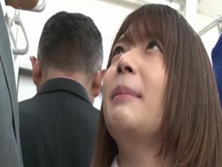 オヤジを虜にして電車内で逆痴漢SEXするJK free on - Ero Video 