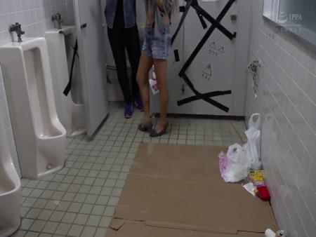 「ヤヴァィ！ヤバい！逝っちゃうッテ！」泥酔したガチギャルを公衆トイレに連れ込んで強制中出し盗撮 iQoo free on - Ero Video 