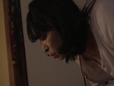 北村敏世｜口では抵抗しながらも久しぶりの男の身体に感じてしまい、身を委ねてしまう…。 iQoo free on - Ero Video 