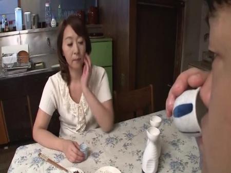 【日高宮子】甥チンポに完熟マンコが疼いてしまう艶やかな五十路美熟女叔母さん iQoo free on - Ero Video 