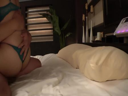 Ｈカップ爆乳デカ尻の淫乱人妻降臨！雑魚マンコにデカチンを挿入されてイキまくり♪ iQoo free on - Ero Video 