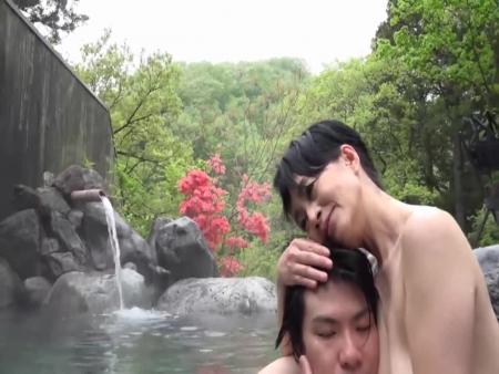 【花岡よし乃】恋人関係の55歳美熟女お母さんと母子相姦中出しセックス温泉旅行 iQoo free on - Ero Video 