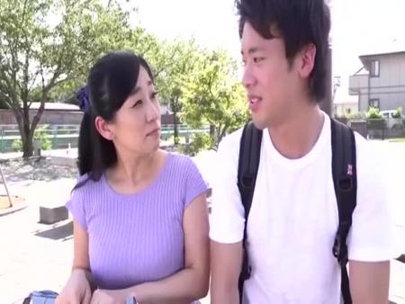 夫とは来た事無かった温泉旅館　母を慕う息子が誘って二人きり　禁断関係に　美熟女　母子交尾　浴衣　風呂混浴　口内射精　自慰 free on - Ero Video 