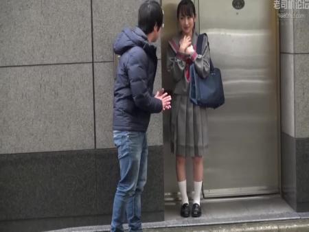 ウブな女子校生をナンパして生ハメ！顔を真っ赤に染めイキまくり無許可中出しに号泣 free on - Ero Video 
