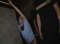 《篠田ゆう/女子高生レイプ》道を歩いていると突然2人組の男に襲われ性玩具のごとくボロボロに犯された