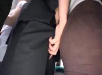 エロすぎるミニスカOLを容赦なく痴漢！生チ●ポをしゃぶらせ立ちバックでガン突き